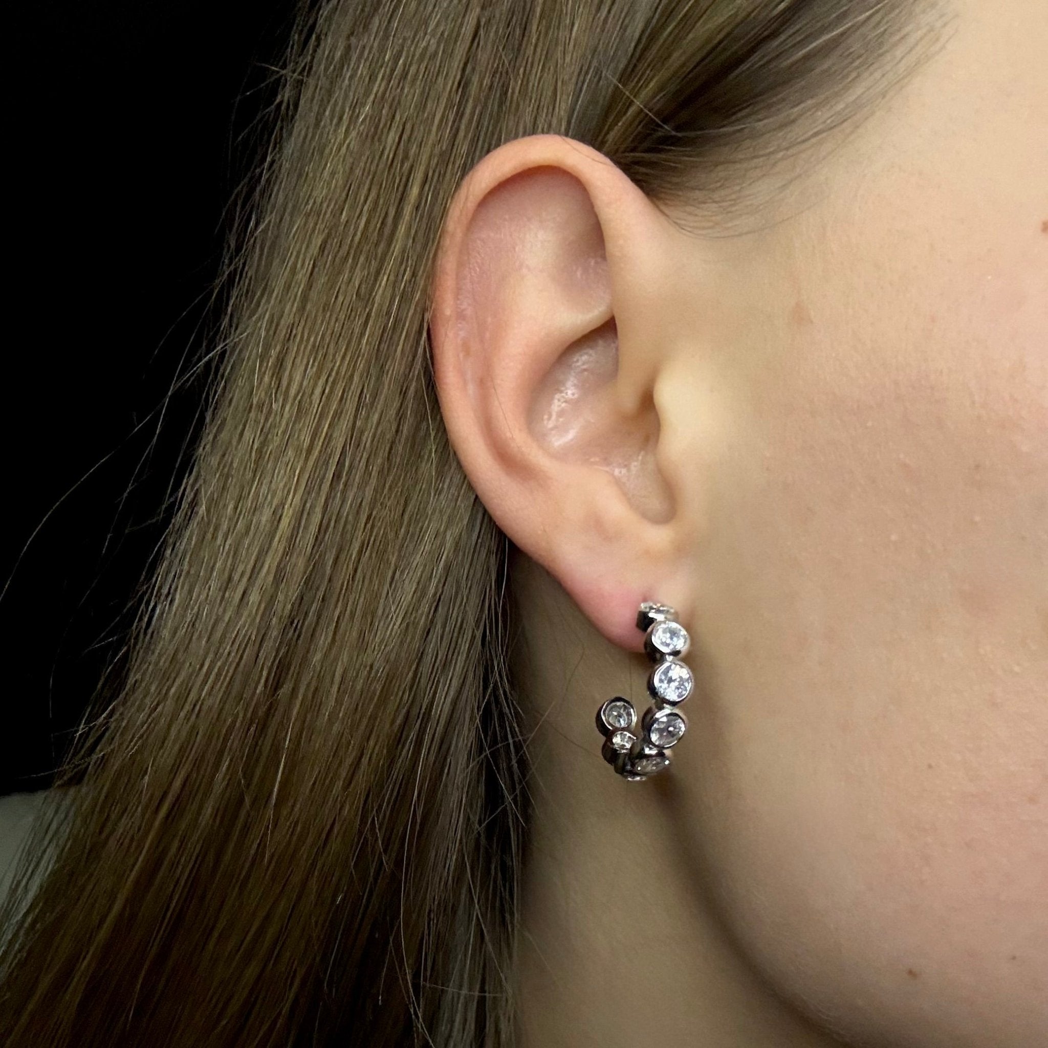 Alta Bezel Hoops - Earrings | Moarén