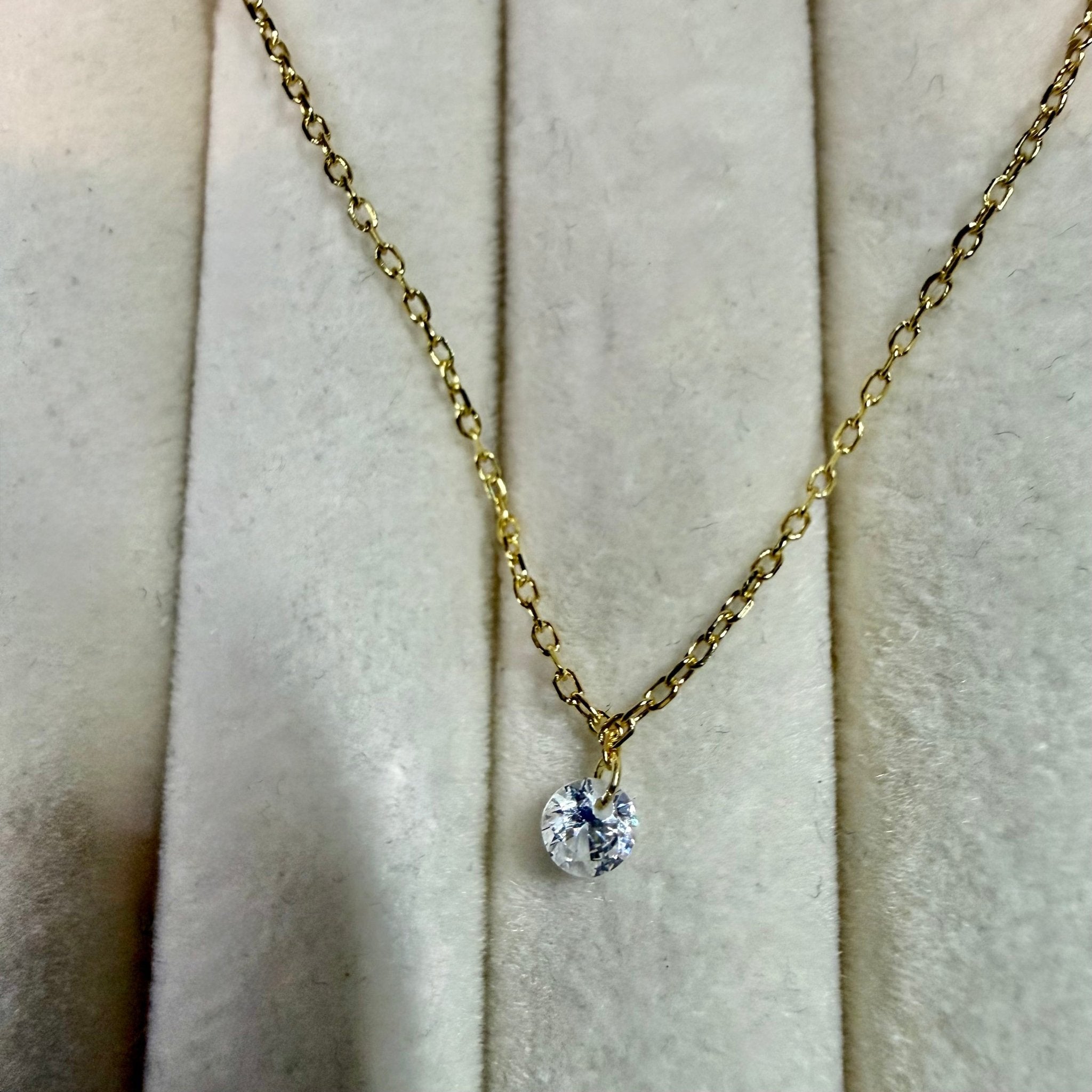 Arosa Solitaire Necklace - Necklace | Moarén