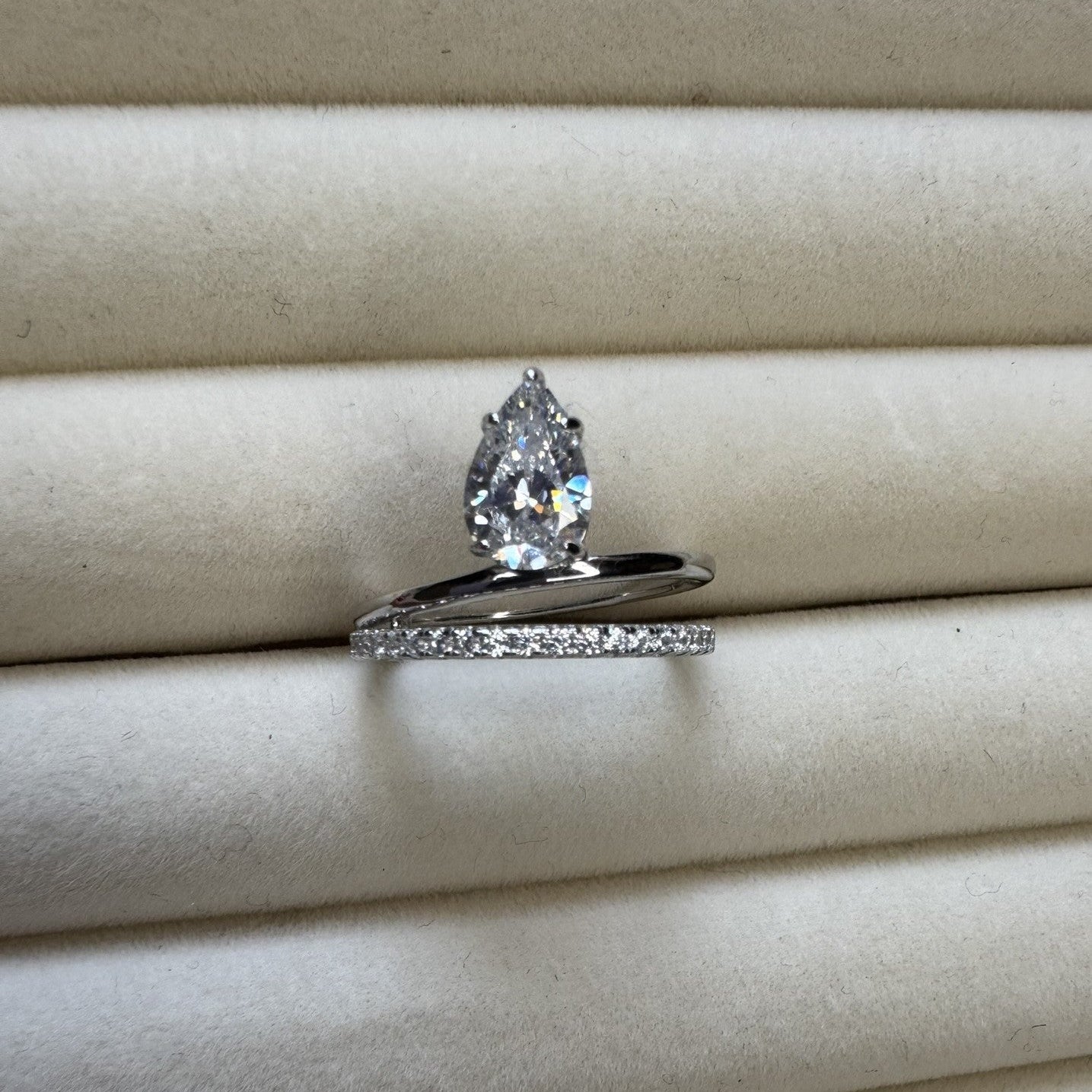 Entwined Pear Cut Ring - Rings | Moarén