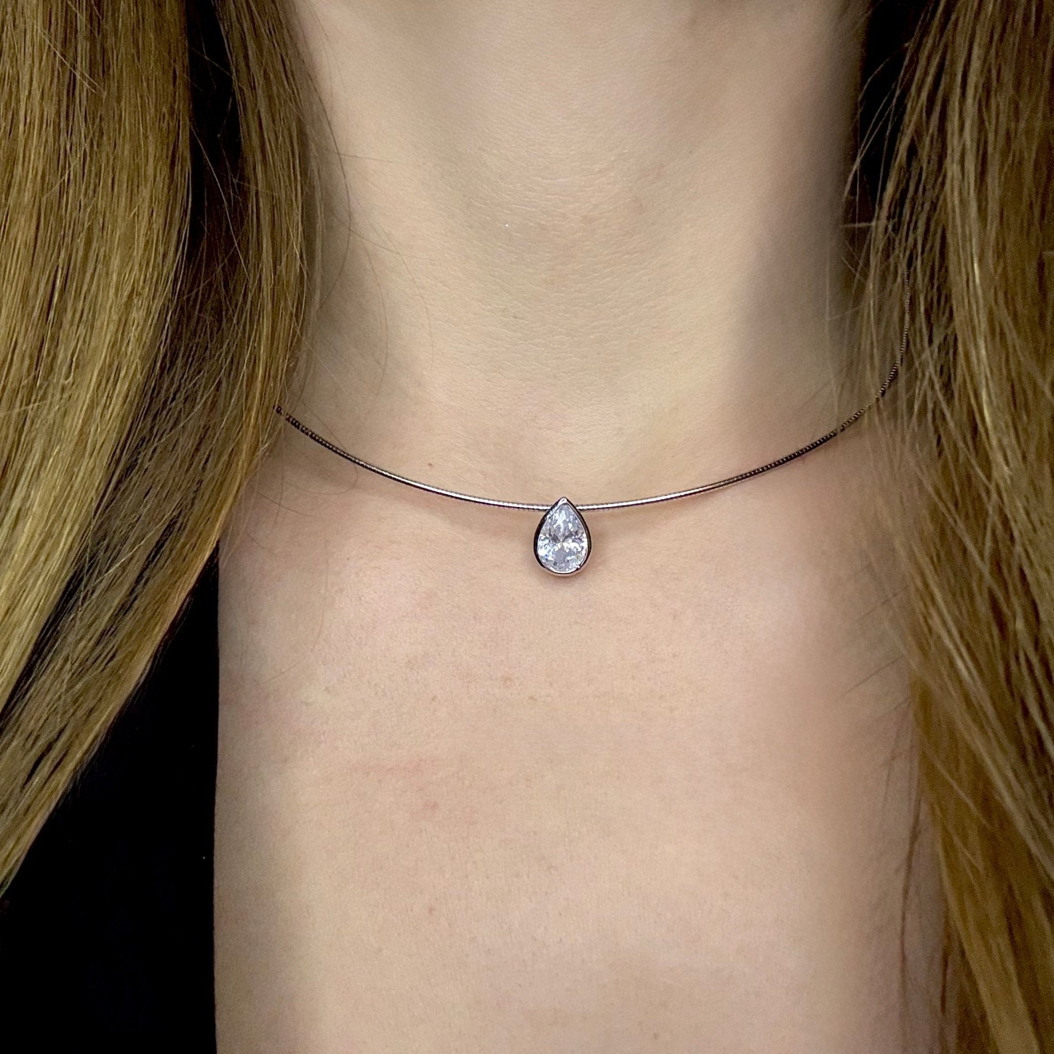 Lefay Bezel Pear Necklace - Necklace | Moarén