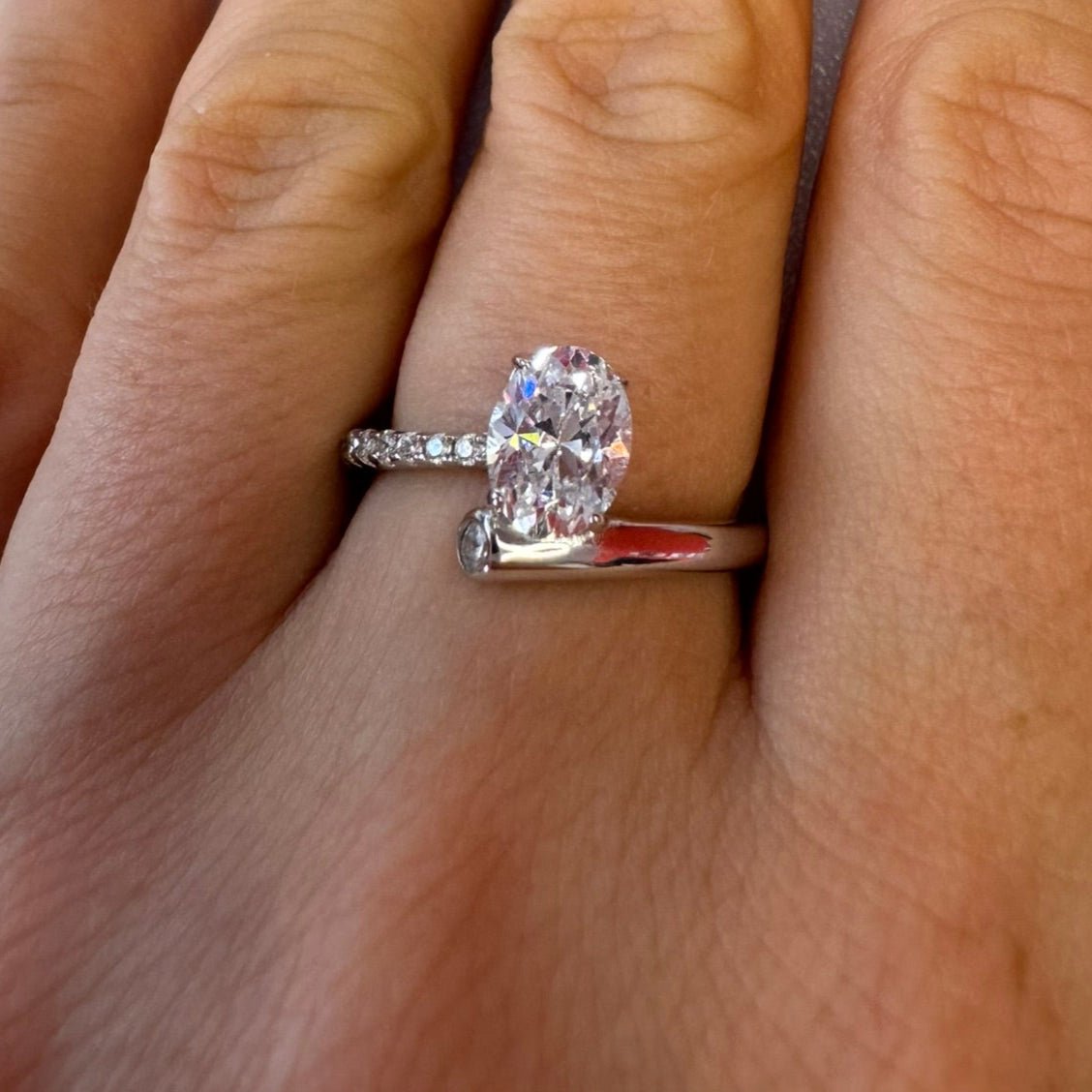 Nisida Oval Pavé Wrapped Ring - Rings | Moarén