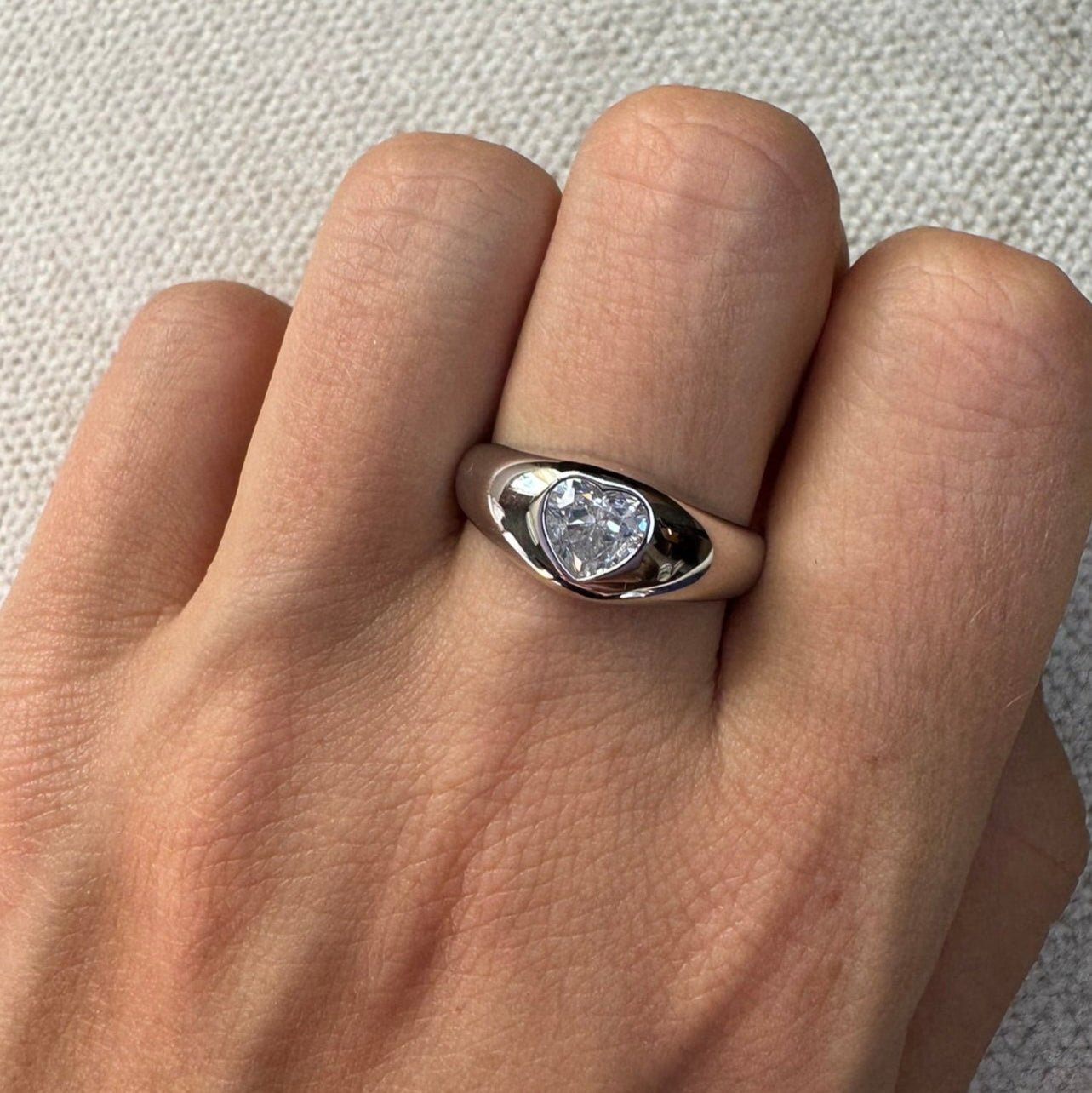 Verona Bold Heart Statement Ring - Rings | Moarén